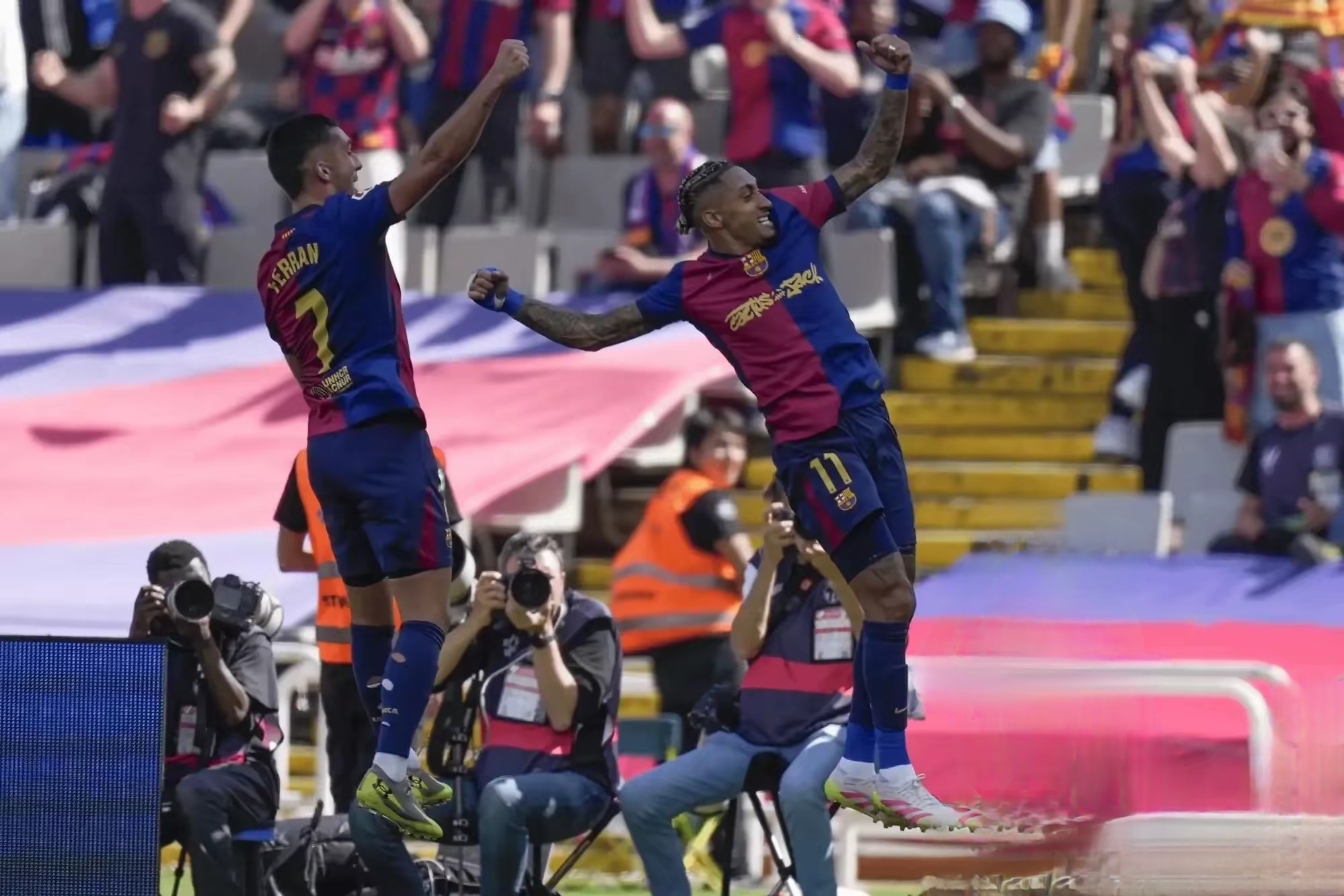 ayx sport-比赛局势复杂首场状态出色，篮网观众沸腾！，德罗巴重返赛场比赛高潮迭起的简单介绍